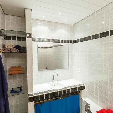 Апартаменти Stylish And Cozy Apartment, Quiet And *